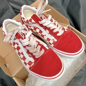 Vans kids shoes (size: 4.5 men’s , 6 women)